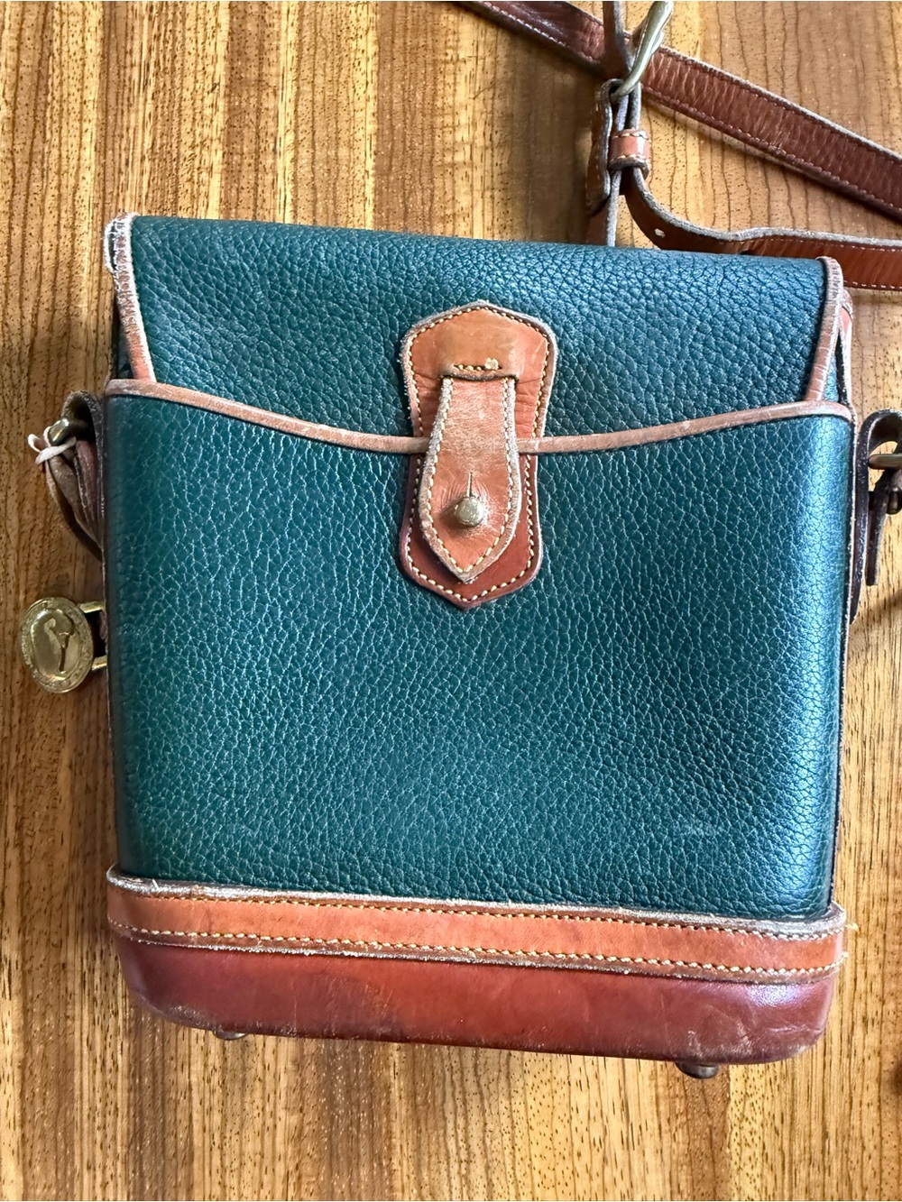 Dooney & Bourke USA Vintage All Weather Leather Crossbody Shoulder Bag - Picture 6 of 8